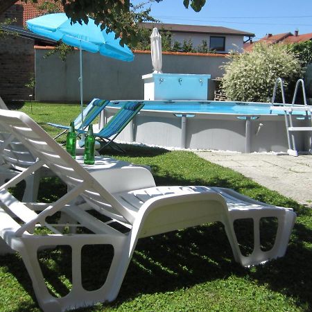 אוסילק Apartman Tim מראה חיצוני תמונה
