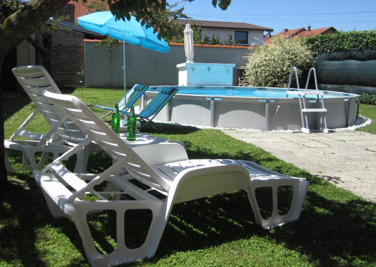 אוסילק Apartman Tim מראה חיצוני תמונה